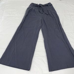Gray high rise pants/wide leg